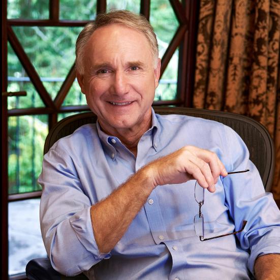 Dan Brown. Foto af Ben Flythe.