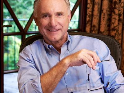 Dan Brown. Foto af Ben Flythe.